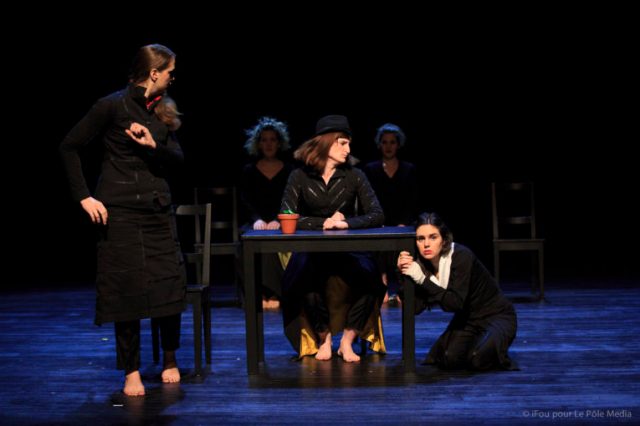 Les-couteaux-765x510